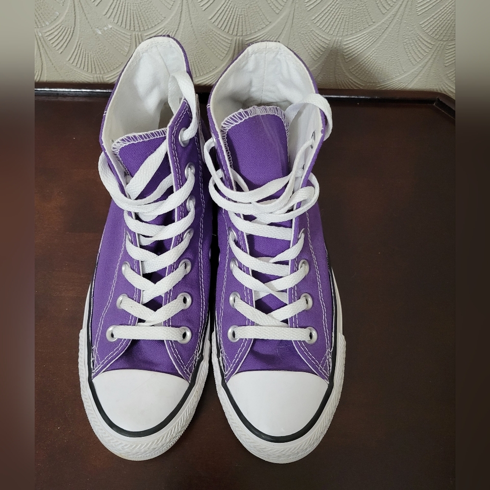 Converse Chuck Taylor All star High Top Sneaker Purple W sz 6.5 and M sz 4.5